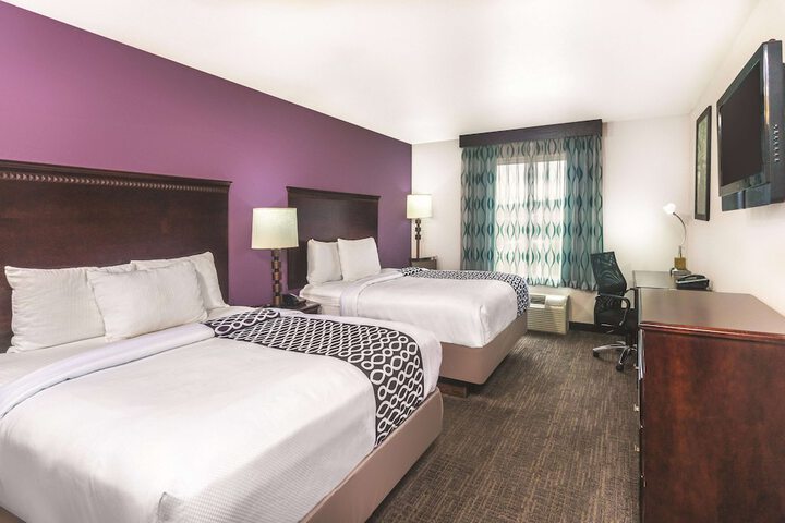 2 Queen Beds Accessible (4 of 5)