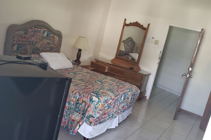 Room 16 of 36