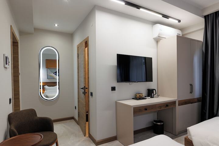 Room 7 of 26