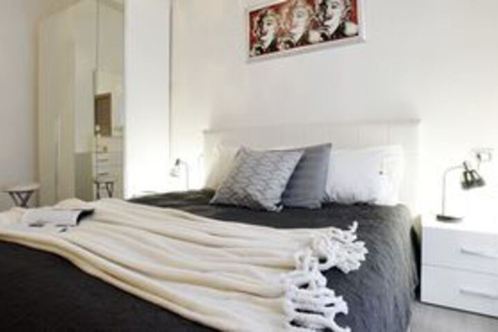 Room 8 of 43