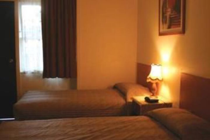 Room 14 of 25