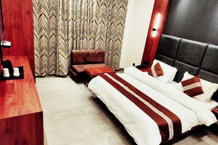 Room 12 of 35