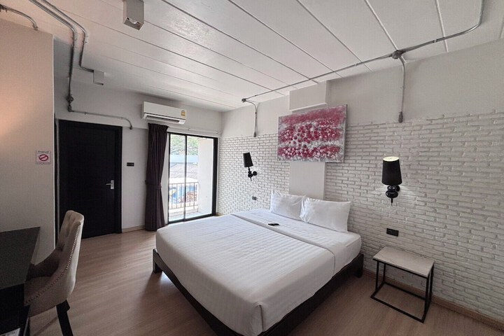 Room 30 of 51