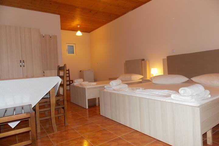 Room 2 of 17