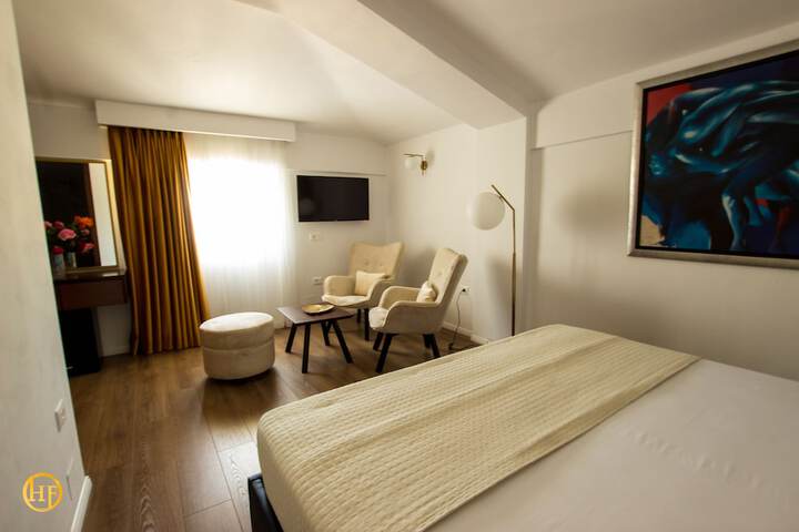 Room 7 of 30