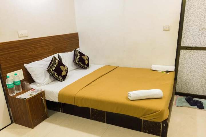 Room 5 of 13