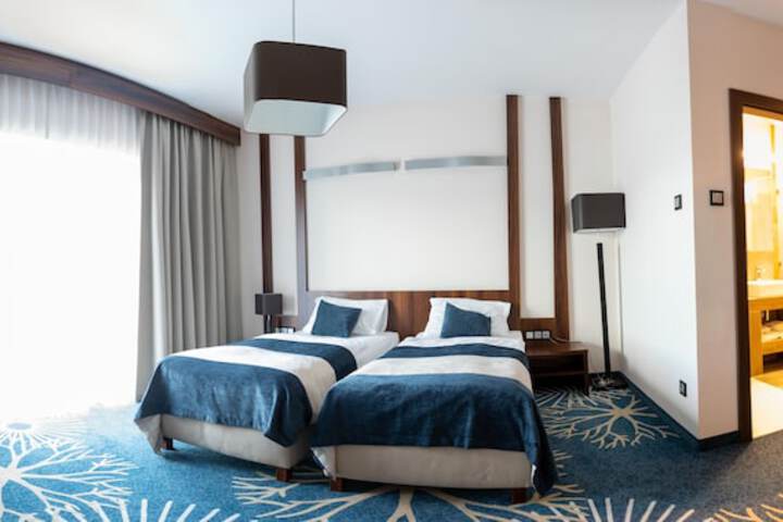 Room 32 of 53