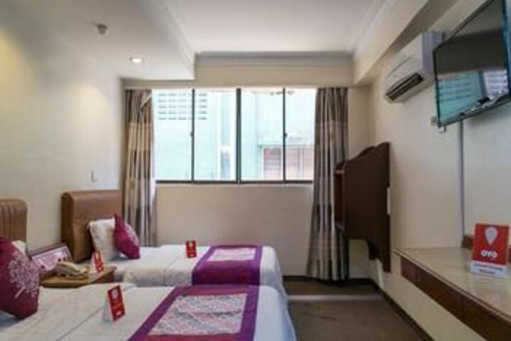 Room 9 of 19