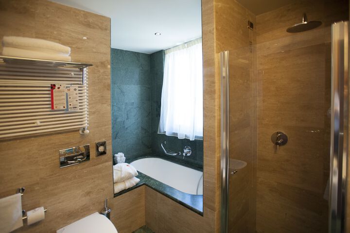 Room 48 of 81