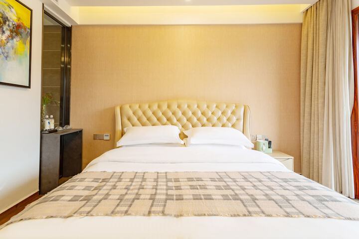 Room 80 of 174