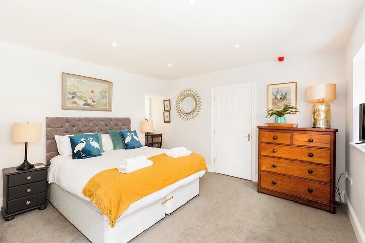Room 15 of 261