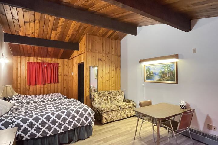 Room 10 of 18