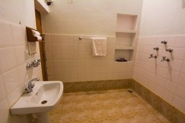Room 5 of 35