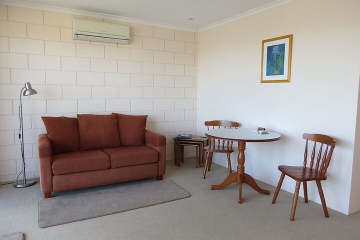 Room 13 of 27