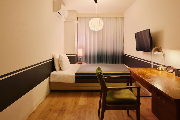Room 51 of 131