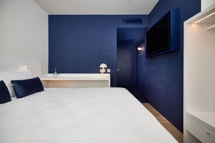 Room 17 of 68