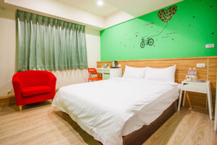 Room 10 of 29