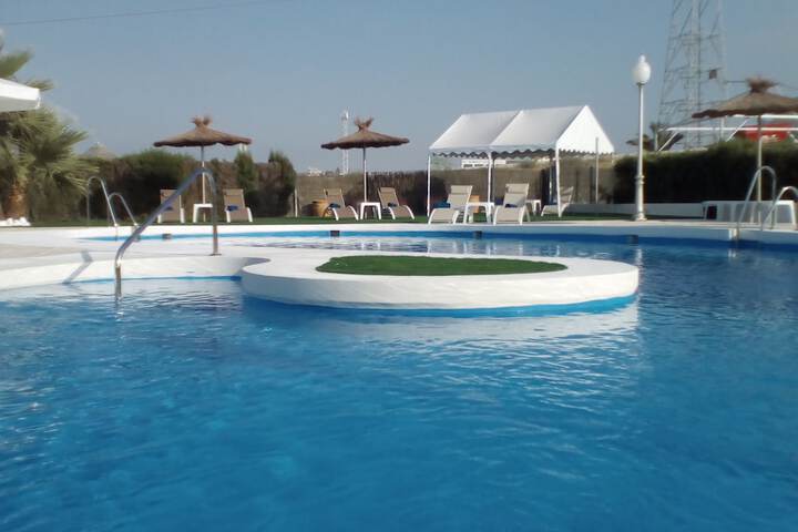 Pool 21 of 37