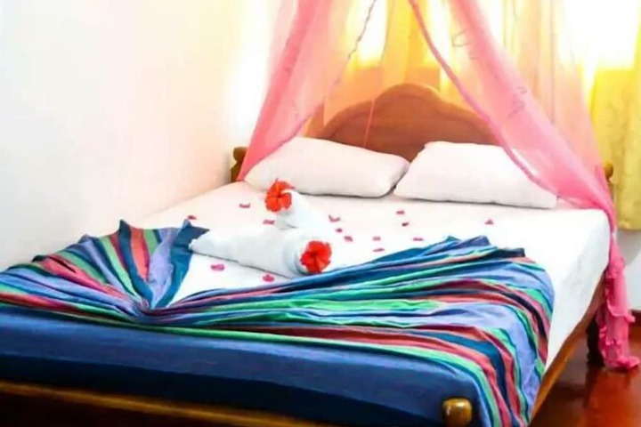 Room 2 of 6