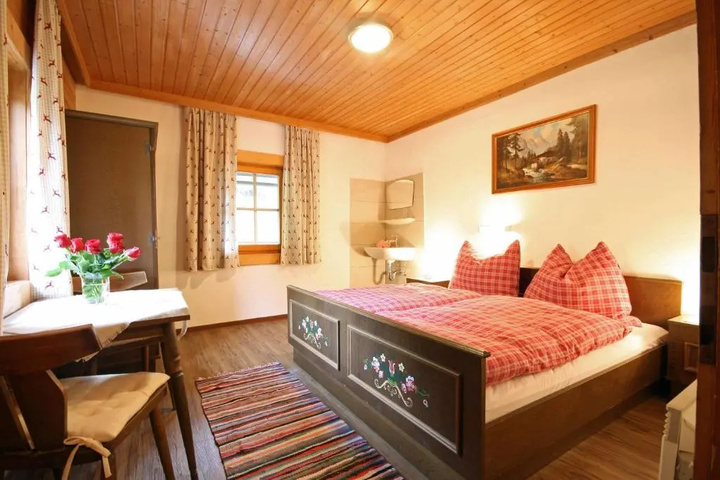 Room 2 of 18
