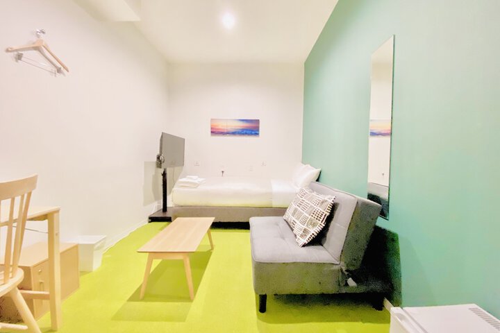 Room 4 of 24