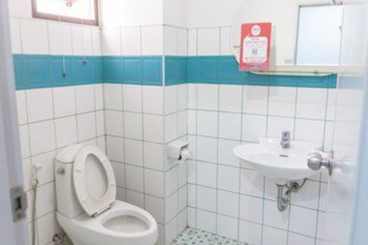 Room 4 of 26