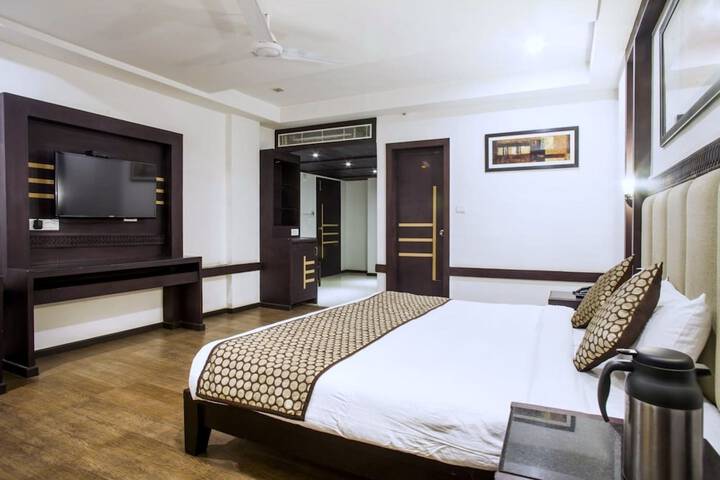 Room 6 of 23