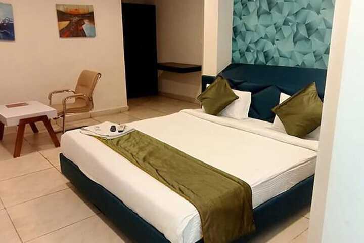 Room 14 of 23