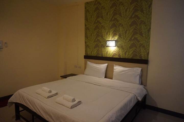 Room 6 of 24