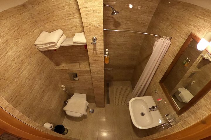 Room 14 of 21