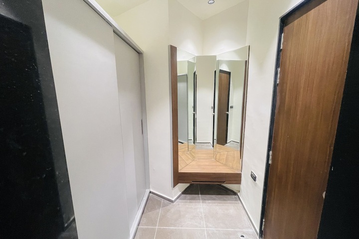 Room 16 of 34