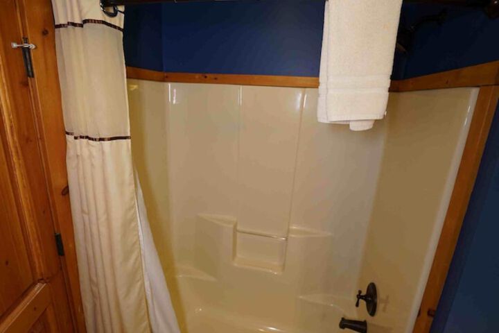 Room 172 of 241