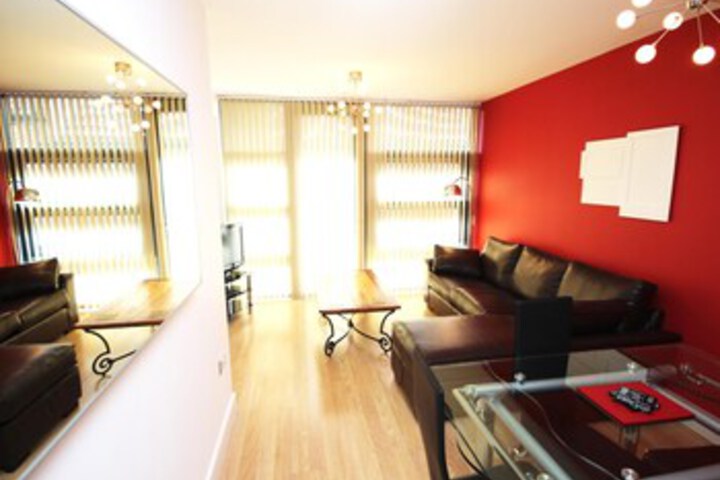 Lounge 26 of 141