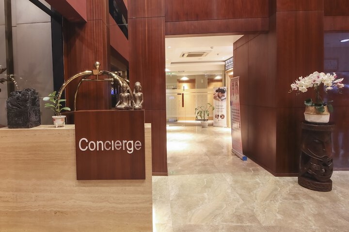 Concierge desk