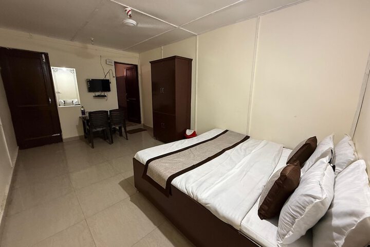 Room 18 of 33