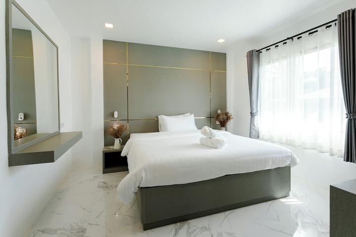 Room 35 of 154