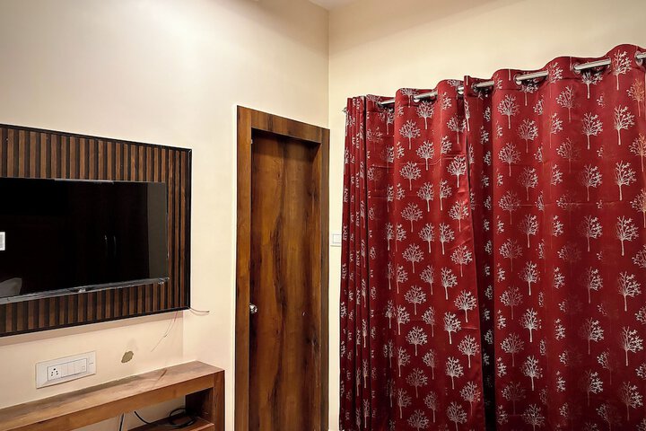 Room 24 of 32