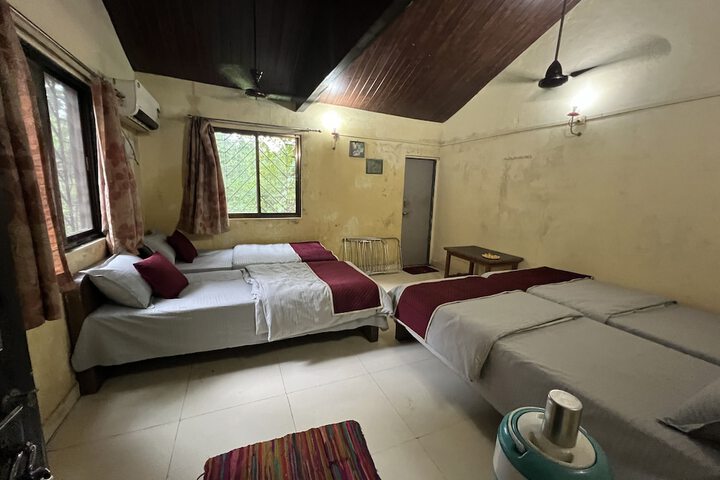 Room 2 of 8