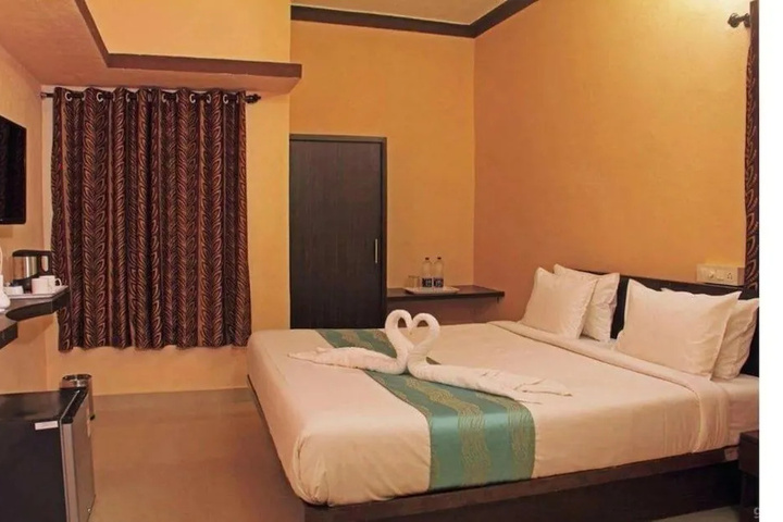 Room 4 of 14