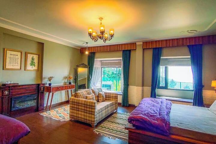Room 4 of 20
