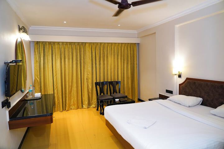 Room 11 of 30