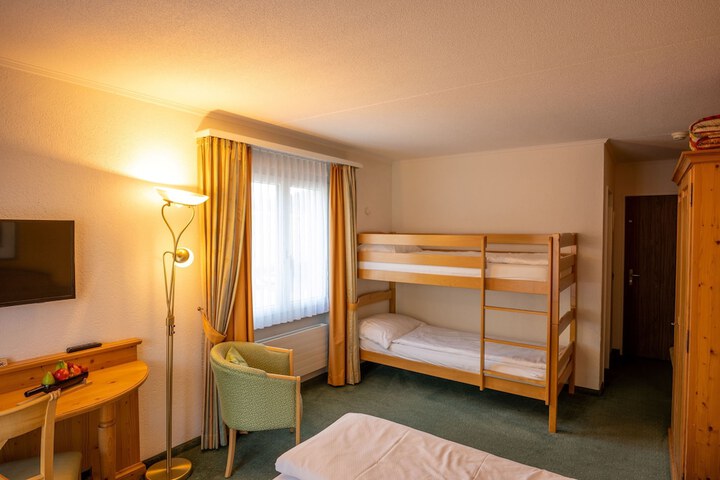 Room 6 of 51