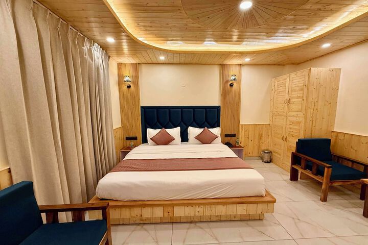 Room 4 of 39