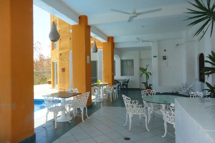 Ballroom/Hall 83 of 91