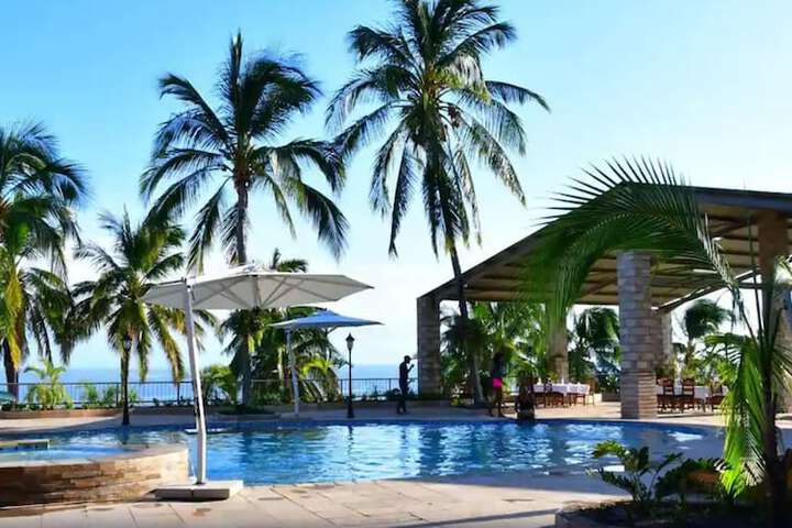 Pool Hotel