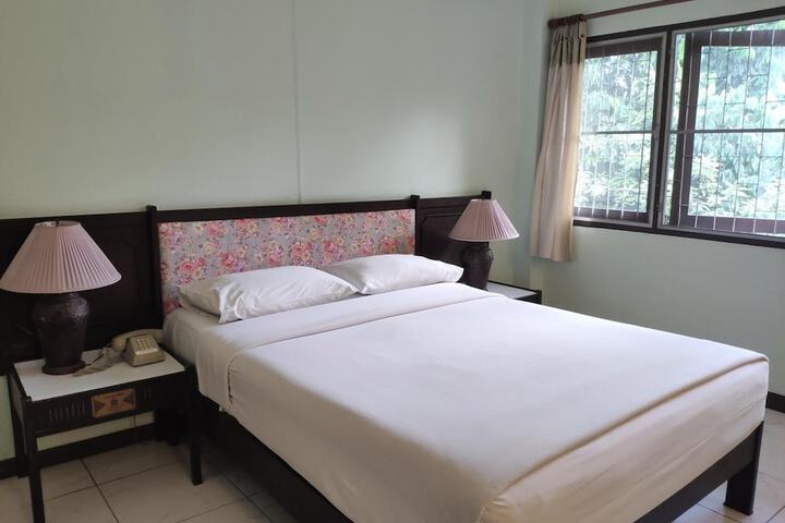 Room 8 of 50