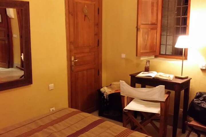 Room 8 of 103