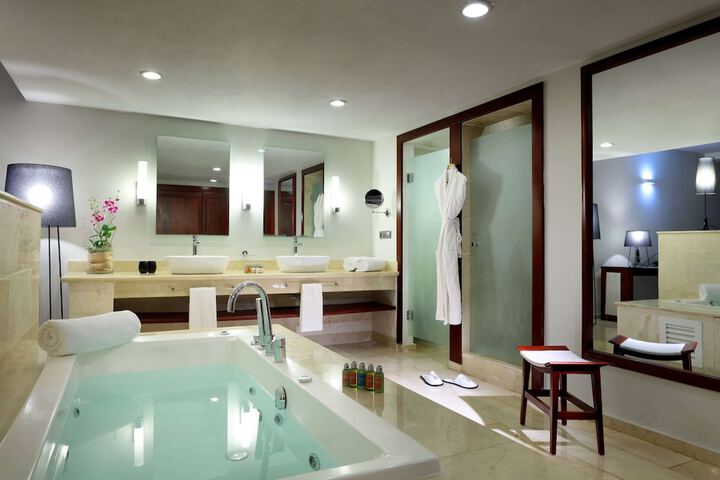 Bathroom Interior Photo