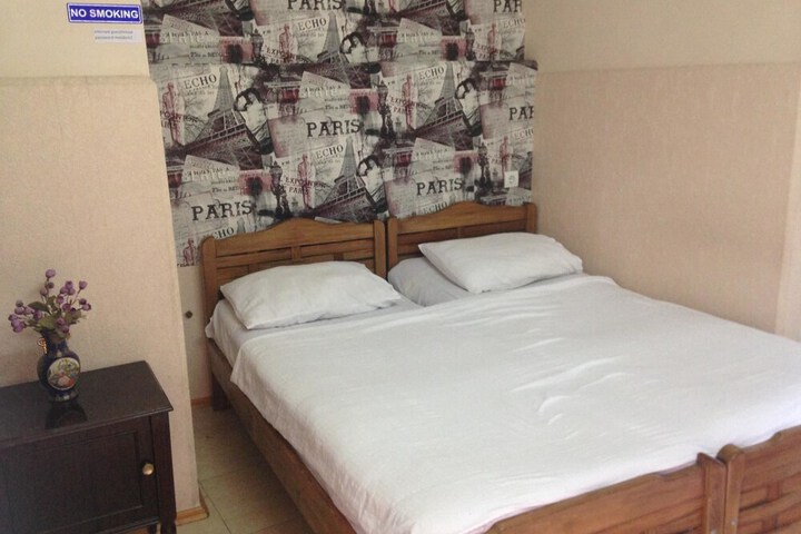 Room 8 of 17