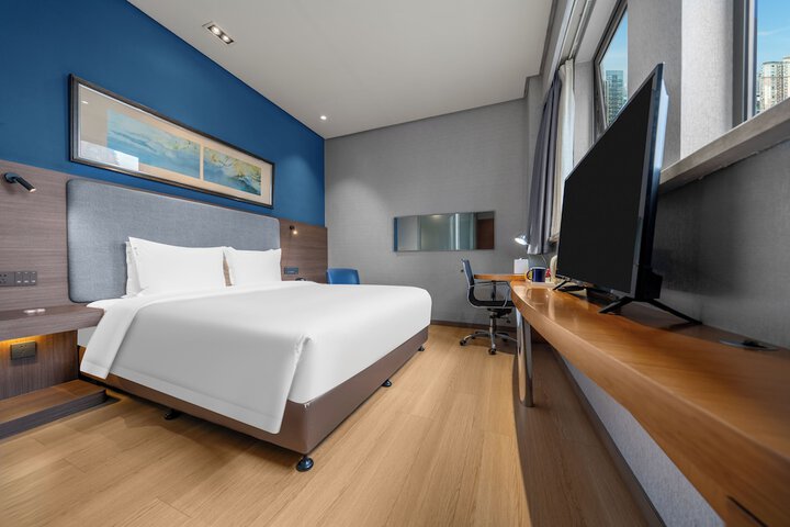 Room 16 of 73